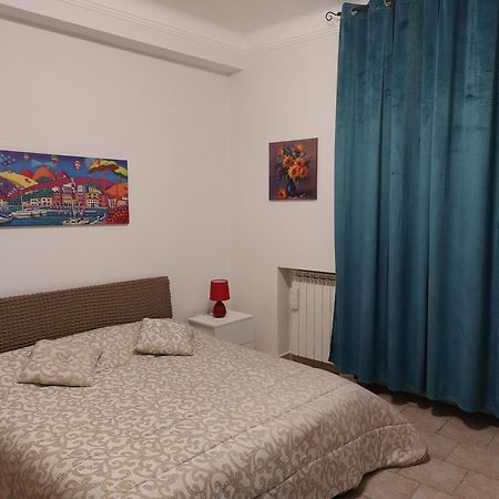 Marina Apartments Taranto Esterno foto